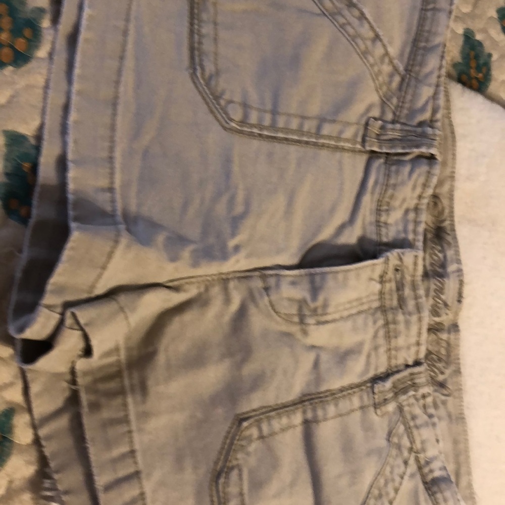 Abercrombie & Fitch tan shorts 8